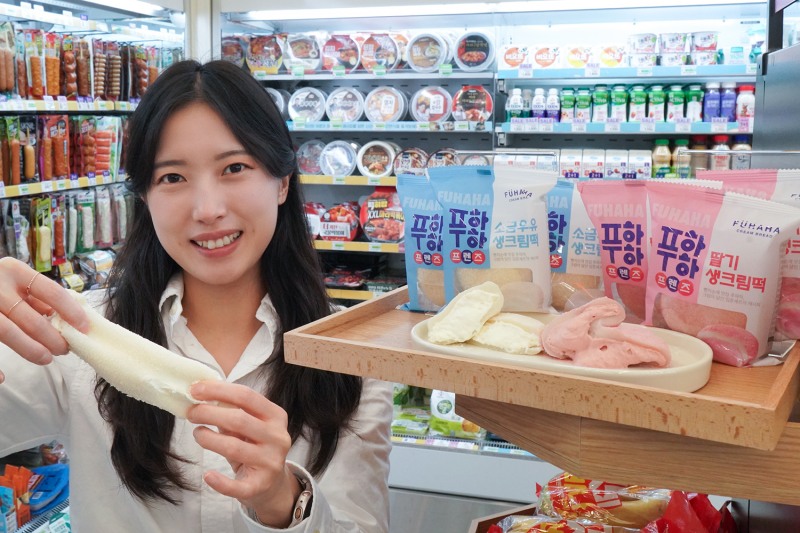 세븐일레븐 ‘푸하하프렌즈 생크림떡’ 라인업 선보인다