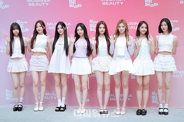 하츠투하츠,포토월행사