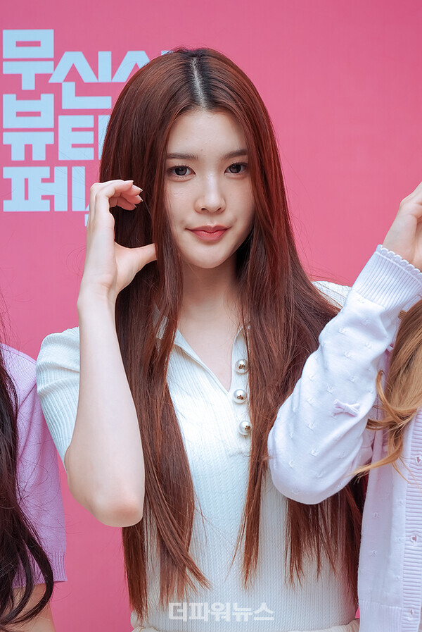 하츠투하츠에이나,포토월행사