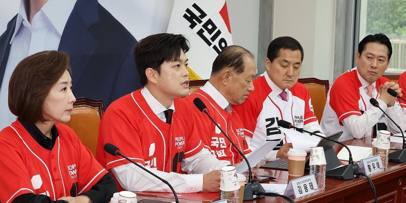 중앙선대위 회의에서 발언하는 김용태 비대위원장(사진=연합뉴스)