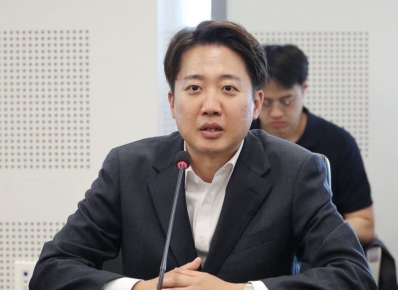 성남의료원 방문한 이준석 대선 후보(사진=연합뉴스)