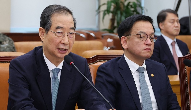 한덕수 전 국무총리(왼쪽)와 최상목 전 경제부총리