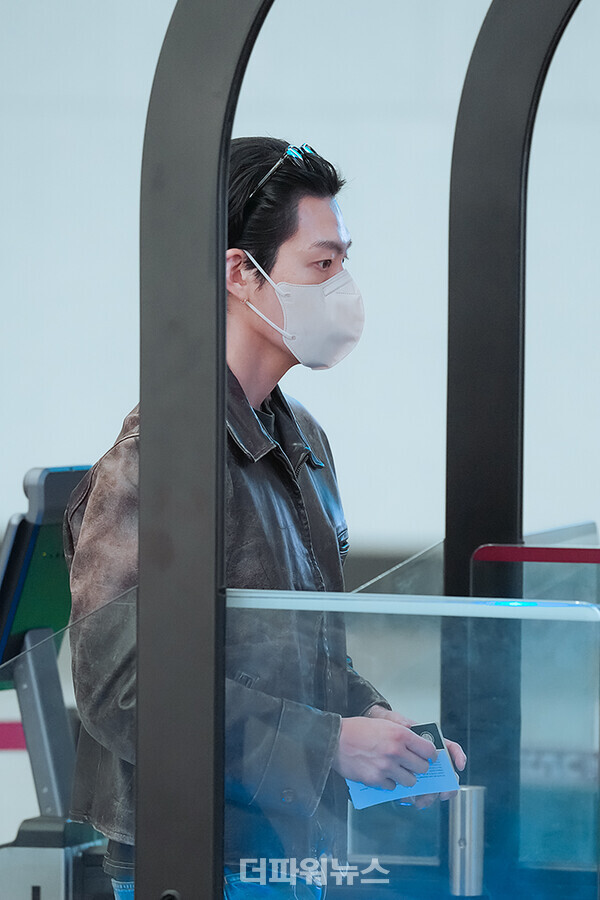 김우빈,김포국제공항출국