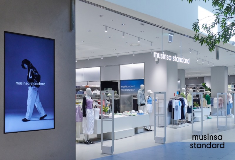 무신사 스탠다드, 갤러리아 타임월드점 열어