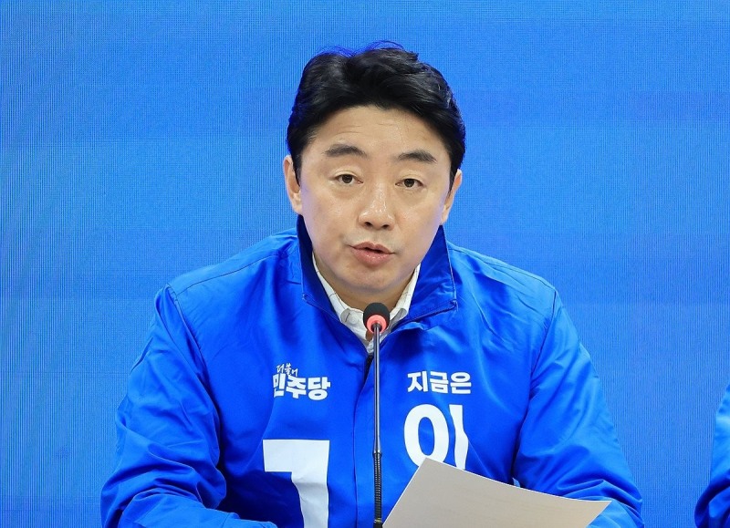 발언하는 강훈식 종합상황실장(사진=연합뉴스)