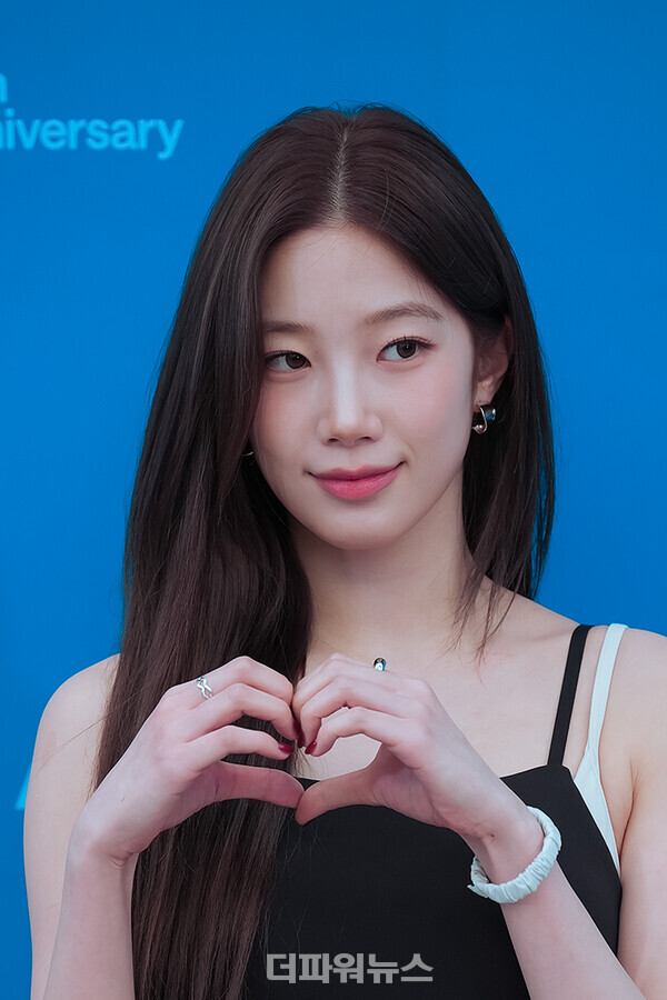 르세라핌카즈하,포토월행사