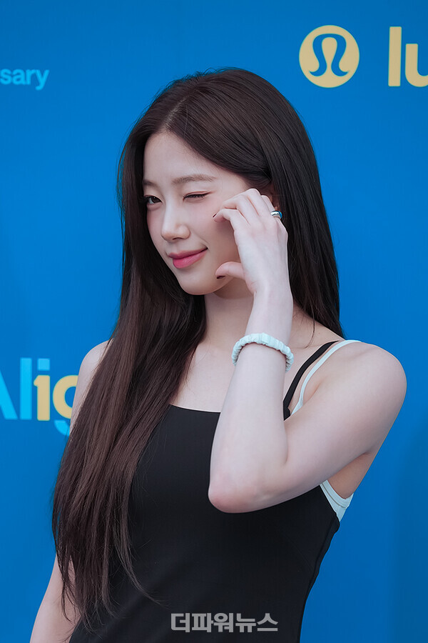 르세라핌카즈하,포토월행사