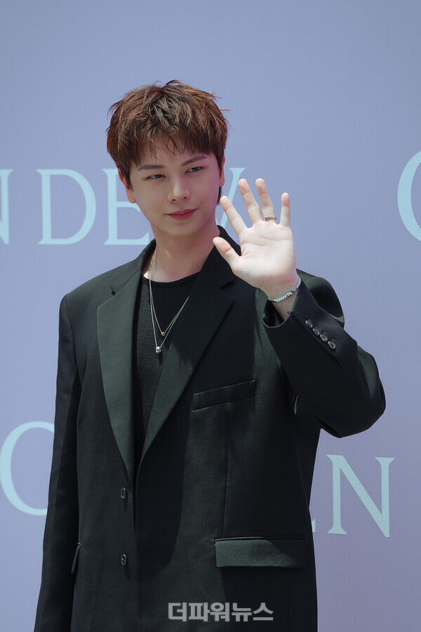 육성재,포토월행사