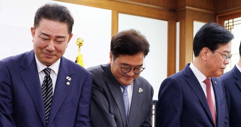 국회의장과 회동하는 여야 원내대표(사진=연합뉴스)