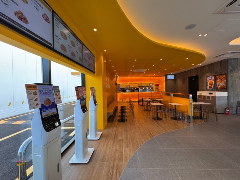 맘스터치, 드라이브 스루 매장 ‘오라이동 DT점’ 열어