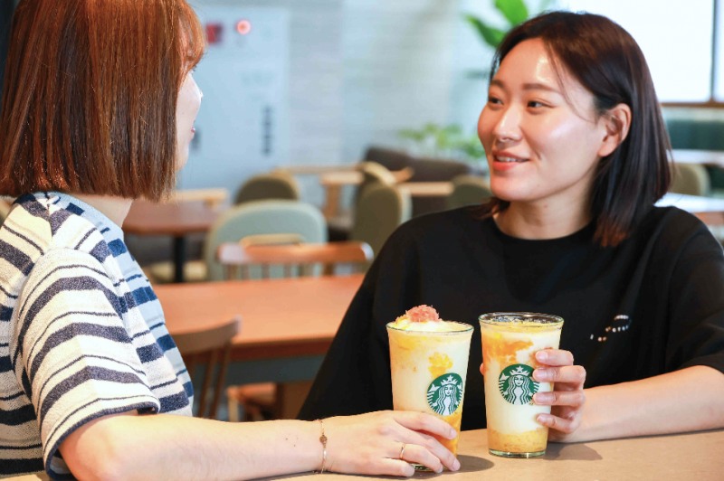 스타벅스, ‘자몽 망고 코코 프라푸치노’ 200만 잔 돌파