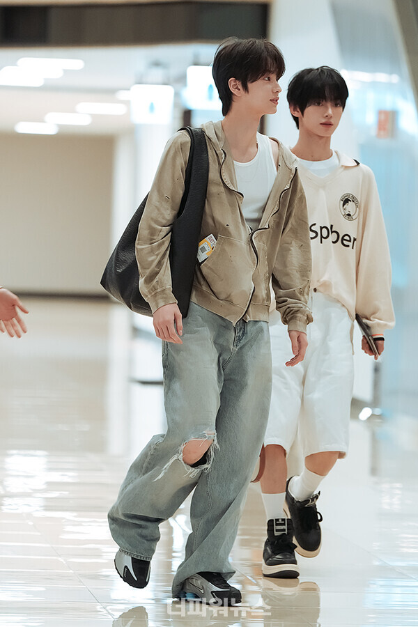 투어스신유,김포국제공항출국