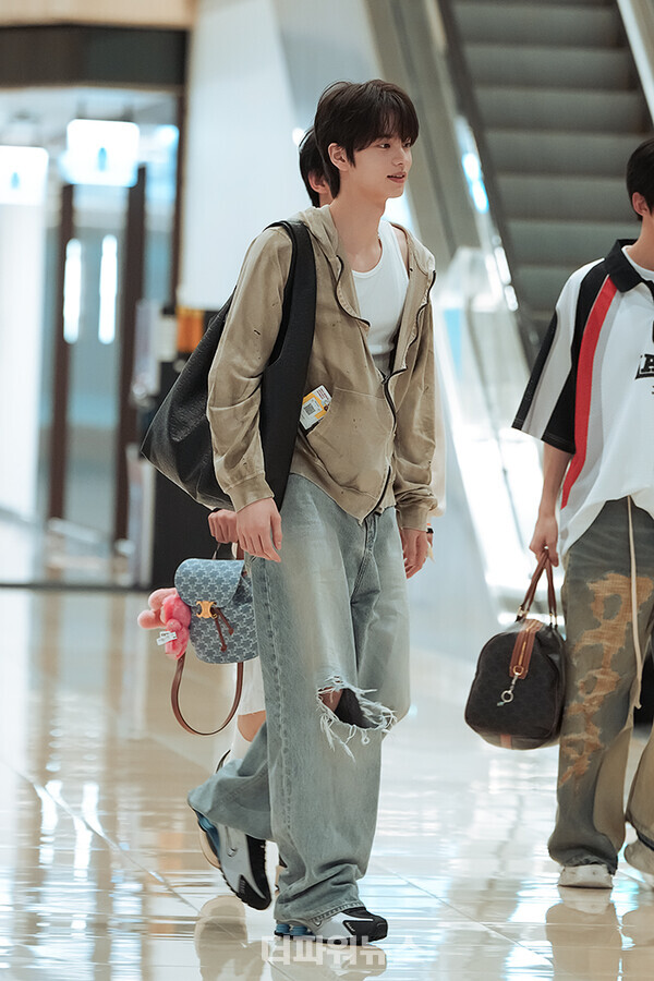 투어스신유,김포국제공항출국