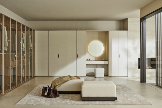 S5 리노아 도어와 글래스 도어, 장식형 파우더장을 적용한 시그니처 붙박이장.(사진=한샘)