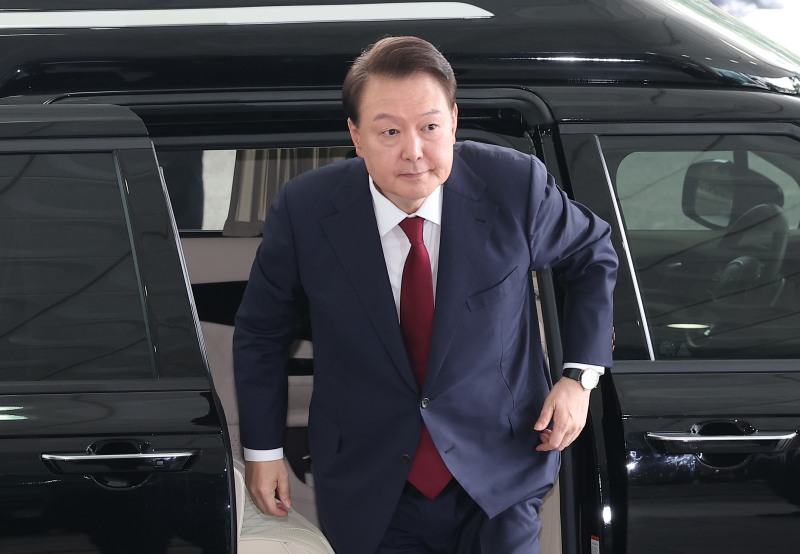 윤석열 전 대통령이 28일 피의자 신분으로 내란특검 조사를 받기 위해 서울 서초구 서울고검 청사로 출석하고 있다. 사진=연합뉴스