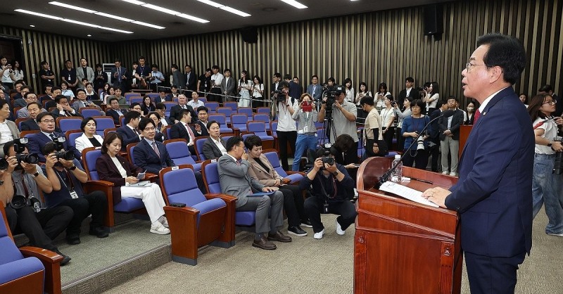 발언하는 송언석 비대위원장 겸 원내대표(사진=연합뉴스)