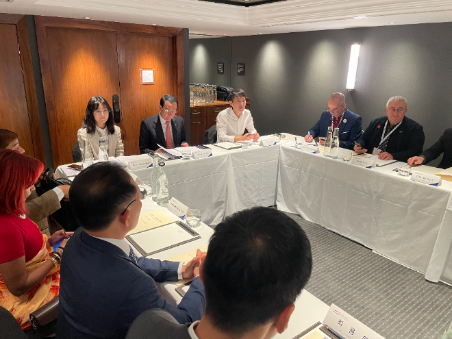 노동진 수협중앙회 회장이 현지시간 3일 영국 맨체스터에서 열린 ICA 수산위원회 총회를 주재하고 있다.(사진=수협중앙회)