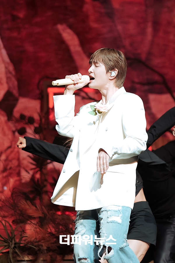 온유, 두 번째 정규앨범 퍼센트(PERCENT) 쇼케이스