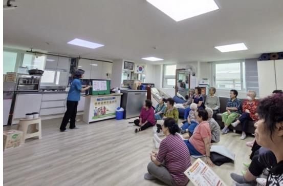 찾아가는 어르신 여름철 안전교육 사진