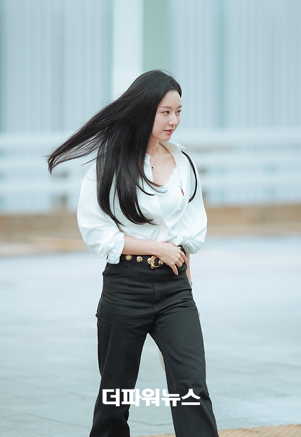 김지원, 인천국제공항 출국