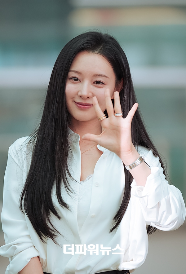 김지원, 인천국제공항 출국