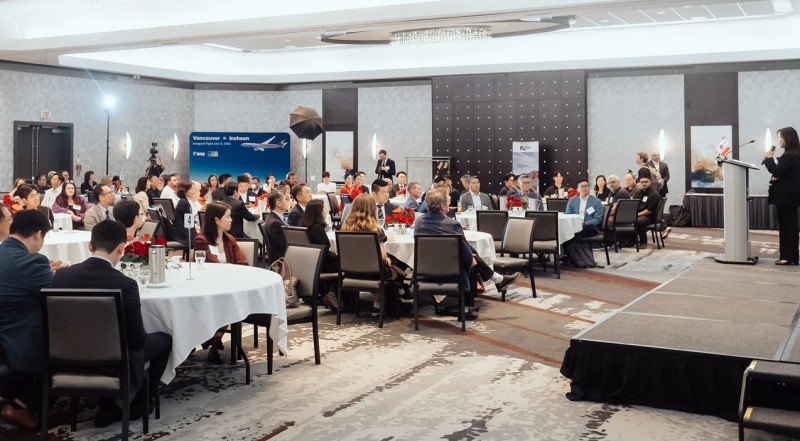 밴쿠버 시내 호텔에서 티웨이항공 임직원 및 주요 내빈 등 관계자들이 참석한 가운데 오찬 행사(Gala luncheon)를 진행 중이다.(사진=티웨이항공)