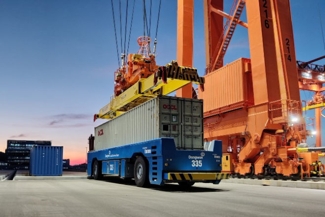 현대로템, 부산 신항 7부두에 항만 AGV 57대 공급