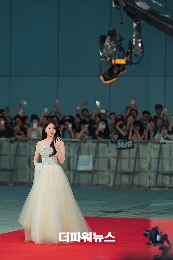 아이유, 제4회 청룡시리즈어워즈 레드카펫 행사