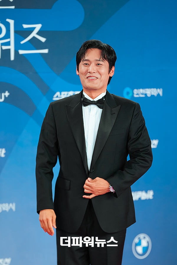 최대훈, 제4회 청룡시리즈어워즈 레드카펫 행사