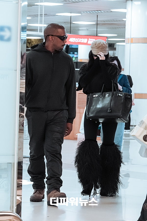 칸예 웨스트-비앙카 센소리, 김포국제공항 입국