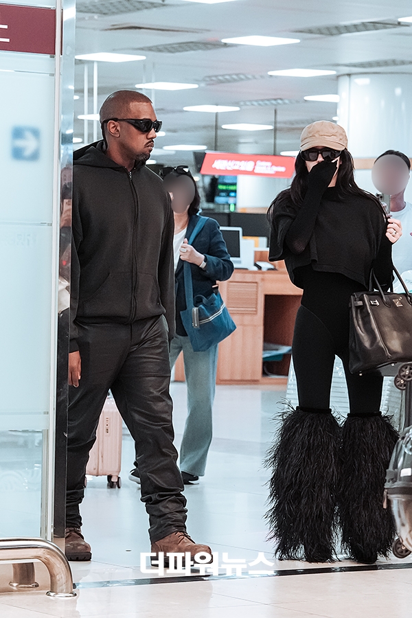 칸예 웨스트-비앙카 센소리, 김포국제공항 입국