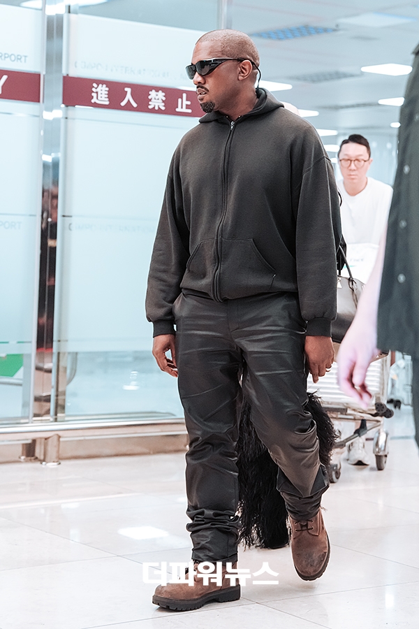 칸예 웨스트, 김포국제공항 입국