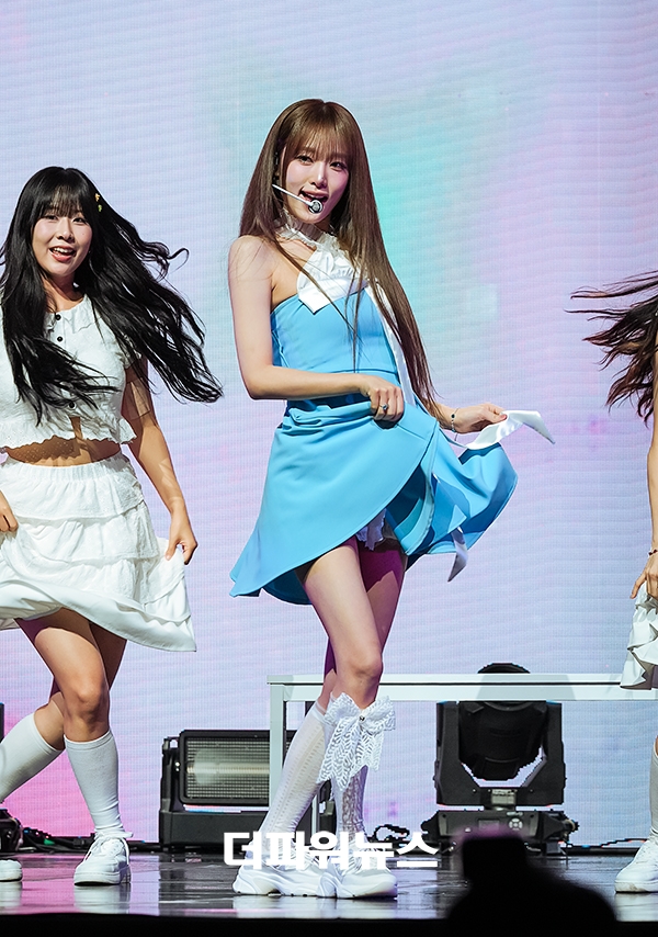 예나, 네 번째 미니앨범 ‘Blooming Wings(블루밍 윙스)’ 쇼케이스