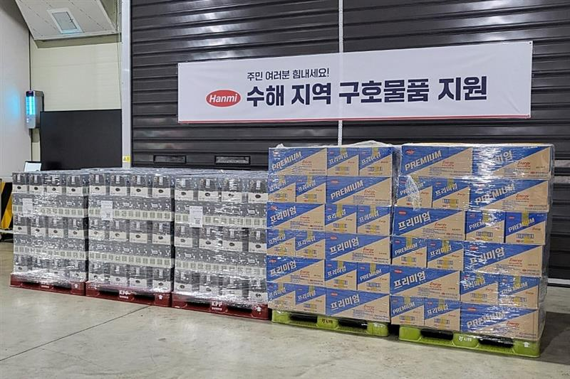 한미그룹이 경기·경남·광주·충남 등 수해 지역에 전달한 두유와 에너지드링크 등 구호물품.
