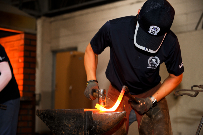 "7월 한국경마 명장면"...웃음 안긴 귀여운 제주마 '정정당당'
