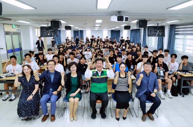 서울대·연세대와 함께한 대학생-고등학생 교육 캠프