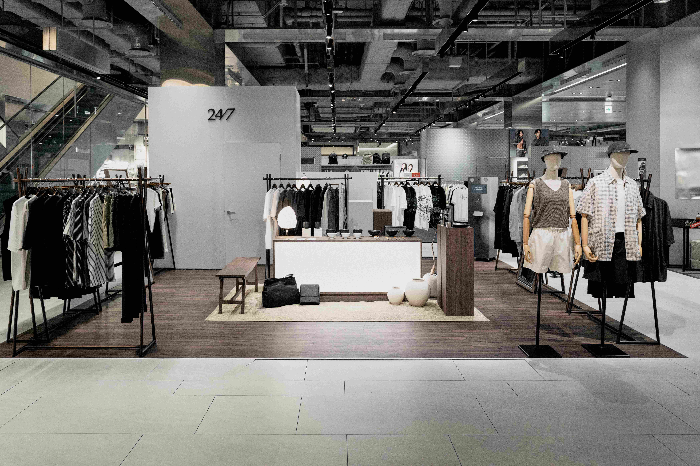 4/7series, 더현대서울 B2 웨스트 팝업존에서 진행