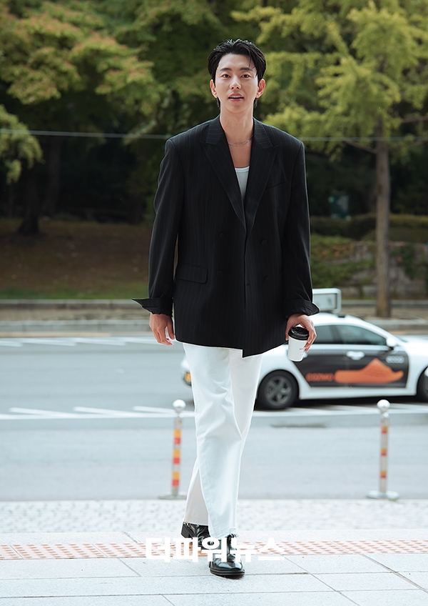 윤현민, 라디오 '이은지의 가요광장' 출근길