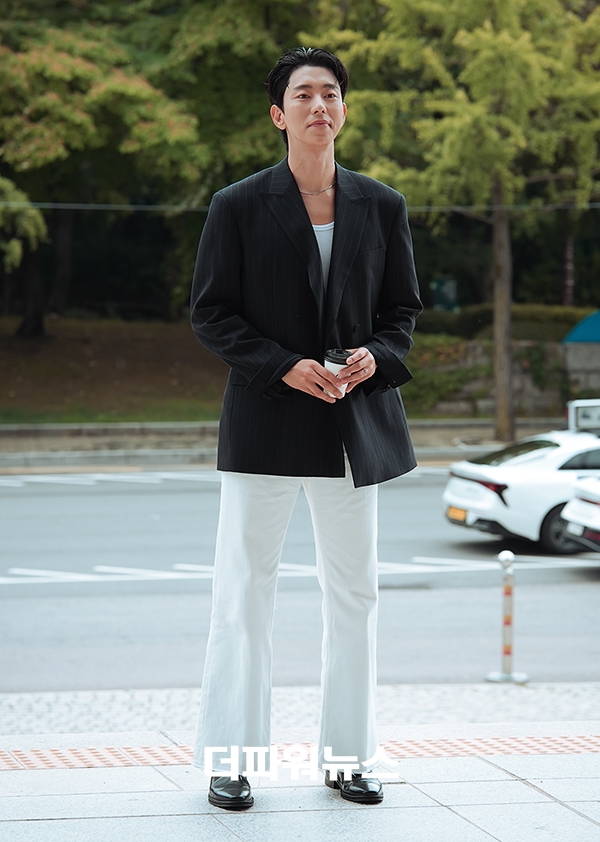 윤현민, 라디오 '이은지의 가요광장' 출근길