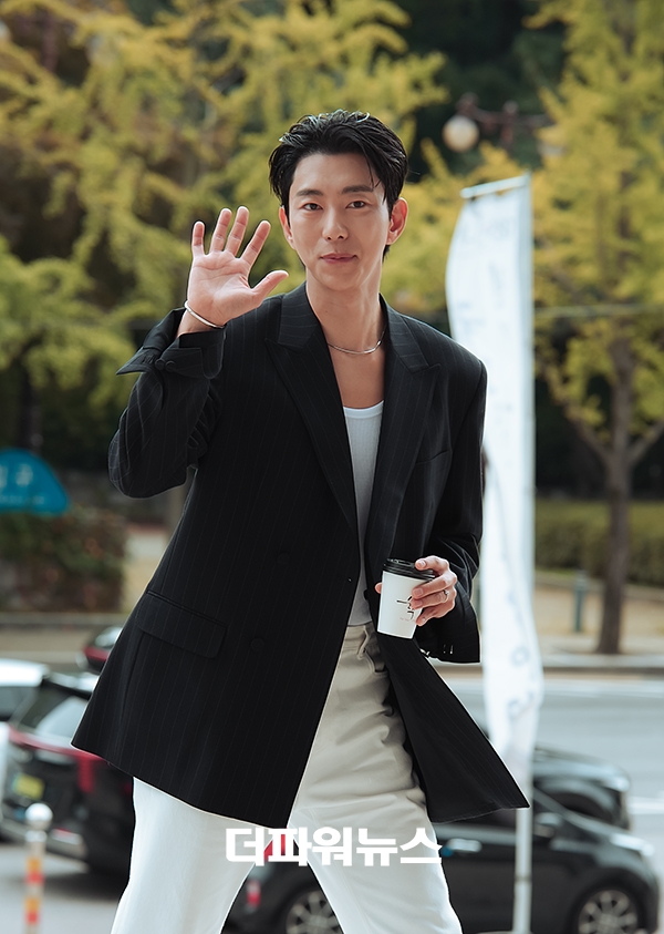 윤현민, 라디오 '이은지의 가요광장' 출근길