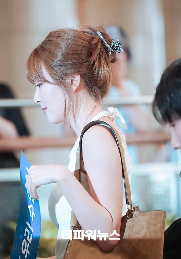 레드벨벳 슬기, 김포국제공항 출국