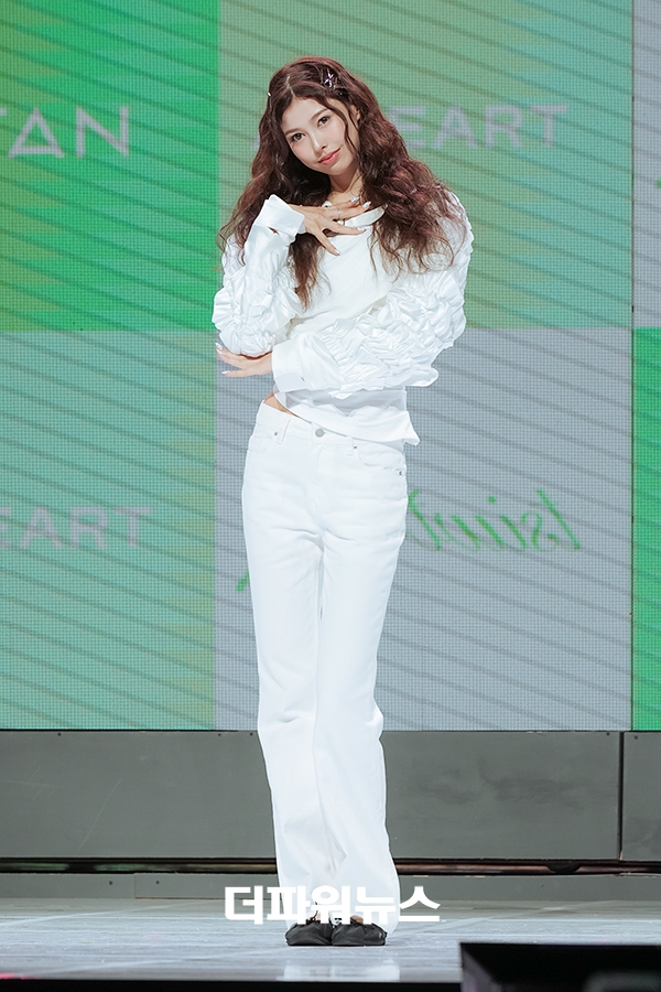 앳하트(AtHeart) 미치, 첫 번째 EP 'Plot Twist' 쇼케이스