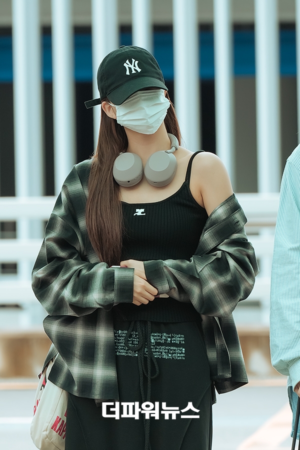 르세라핌 홍은채, 인천국제공항 출국