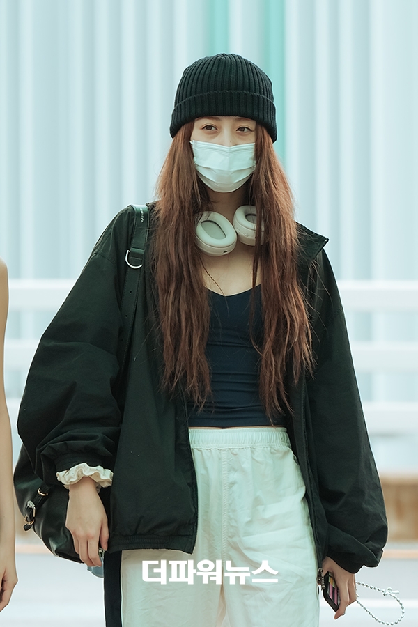 르세라핌 허윤진, 인천국제공항 출국