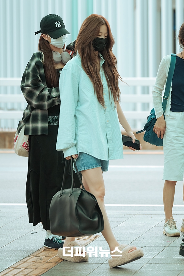 르세라핌 카즈하, 인천국제공항 출국