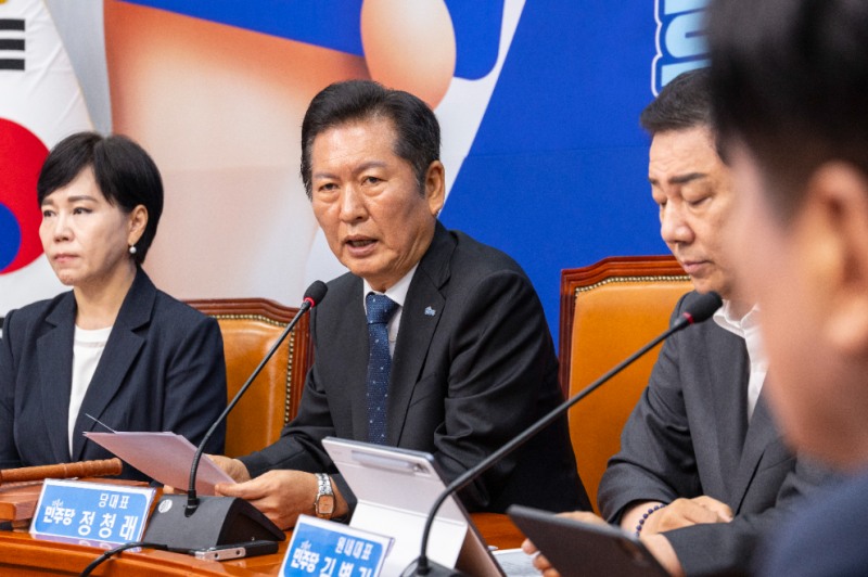 최고위원회에서 발언하는 더불어민주당 정청래 대표(사진=연합뉴스)