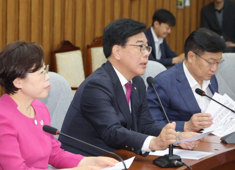 원내대책회의 참석한 국민의힘 송언석 원내대표(사진=연합뉴스)