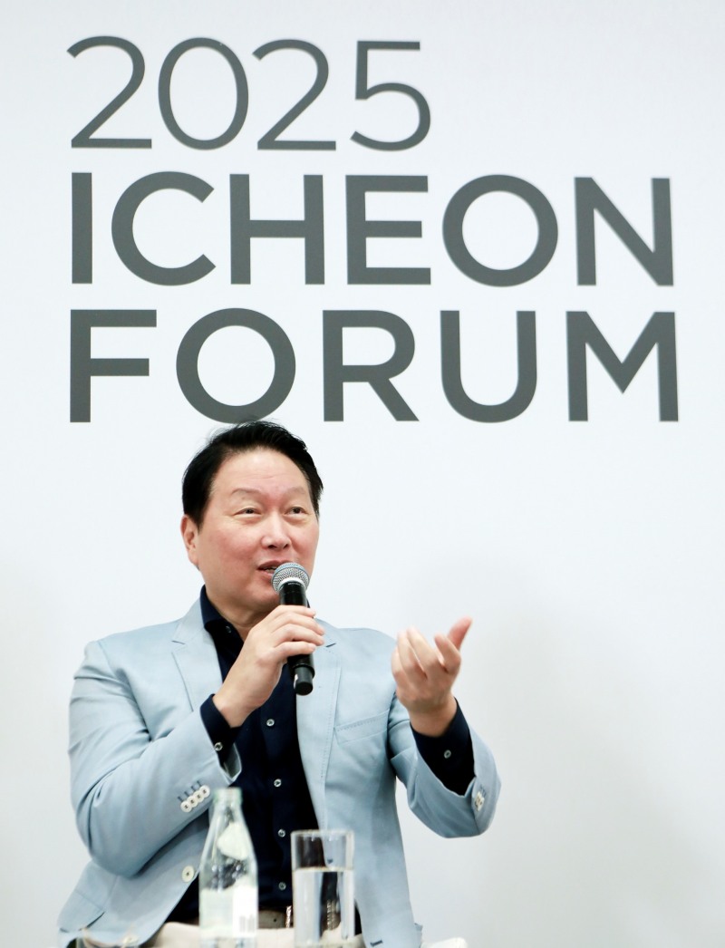 최태원 회장, “AI/DT 기술 내재화해 차별화된 경쟁력 만들어야 할 것"
