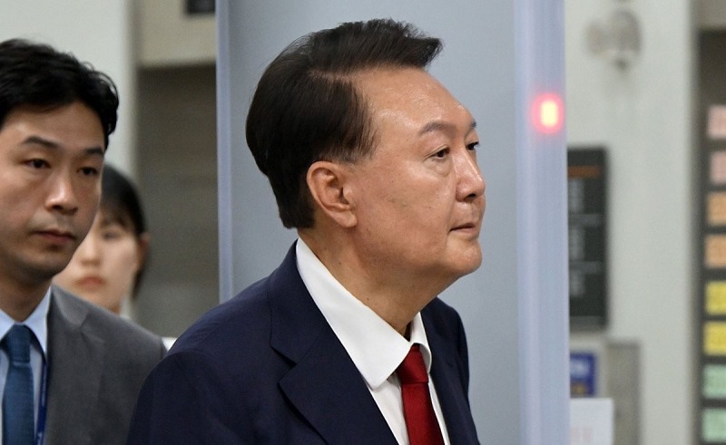 법원 나서는 윤석열 전 대통령(사진=연합뉴스)