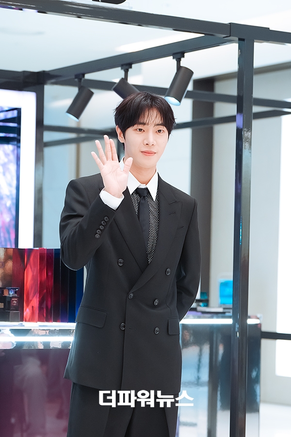 추영우, 포토월 행사